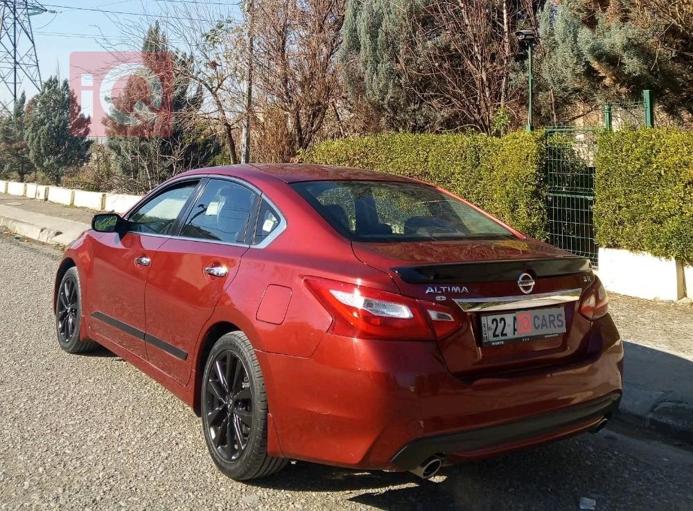 نيسان ألتيما